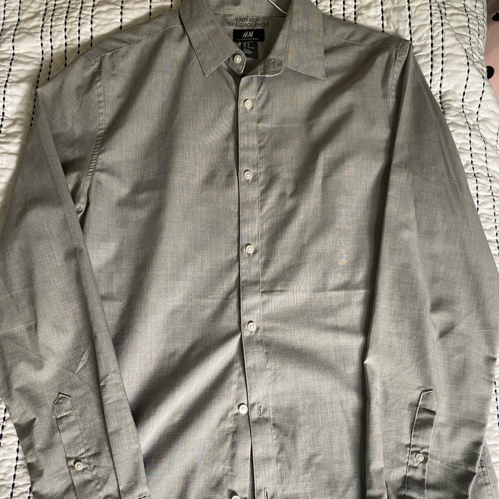 H&M men’s dress shirt
